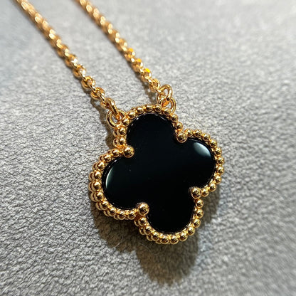 Four-Leaf Clover Necklace Lavish - Black