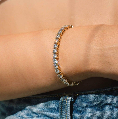 Tennis Bracelet in Gold