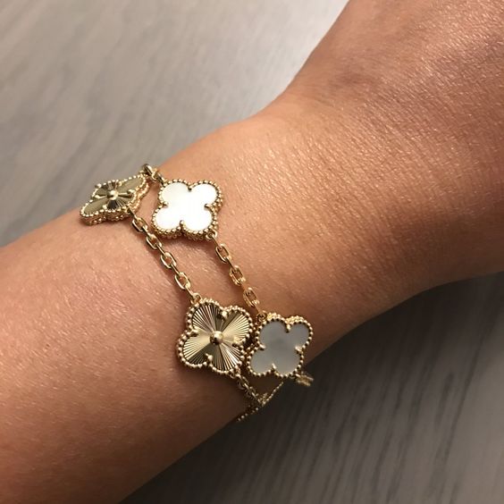 Four-Leaf Clover Luck Gold Bracelet